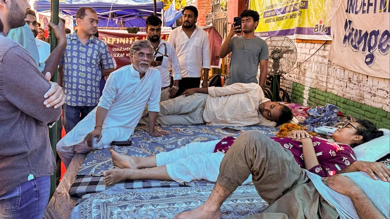 'Losing consciousness': AISA activists' health worsens on Day 20 of hunger strike at Jantar Mantar