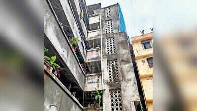 4-storey building tilts in Nalasopara, residents evacuated
