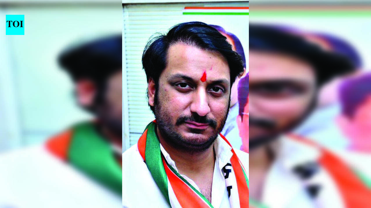 Parth meets CM, Tatkare says politics is never stagnant
