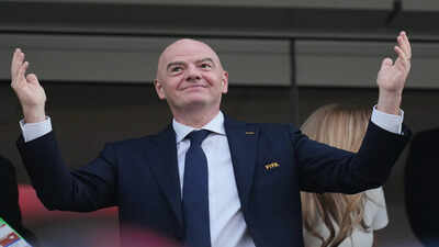 infantino-says-fifa-will-analyze-using-hydration-breaks-at-future-world-cups.jpg