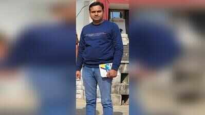 Cop found dead inside car, probe on