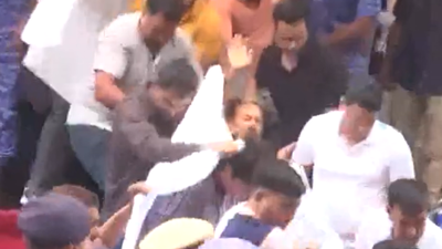 Sonam Wangchuk removed from Jantar Mantar on Day 21 of hunger strike, taken to hospital; chaos erupts
