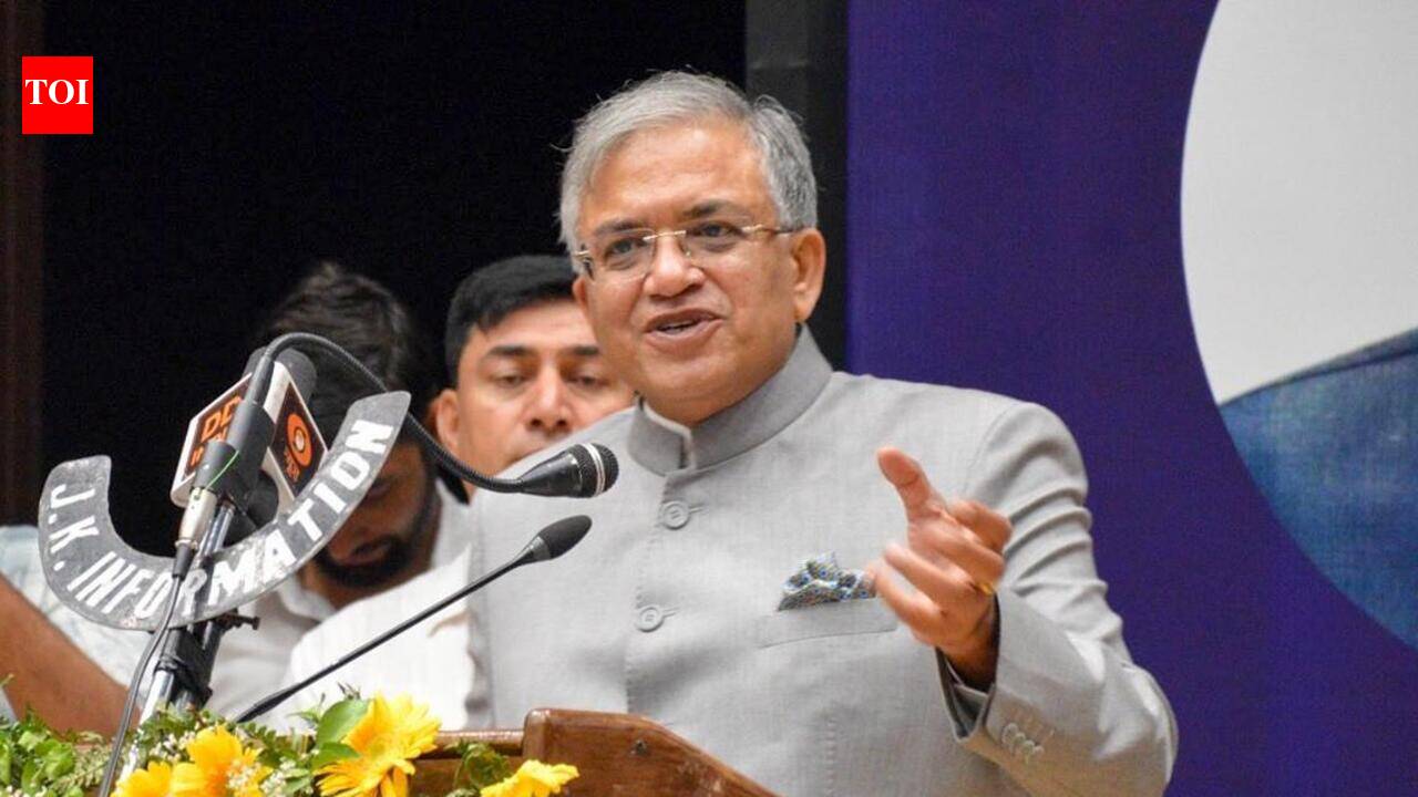 UP Assembly elections to be held on schedule, Census will not delay polls: CEC