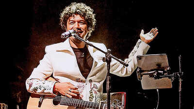 ‘House full of hearts’: Papon’s rain-soaked Shaam-E-Mehfil wins over Lucknow