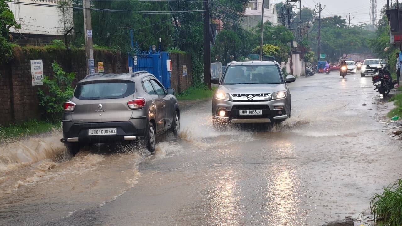 Severe waterlogging in many city areas after heavy rain