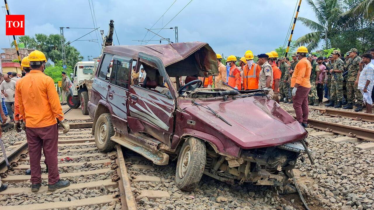 Gateman, PWI suspended after Behrampore rail crossing crash kills 5