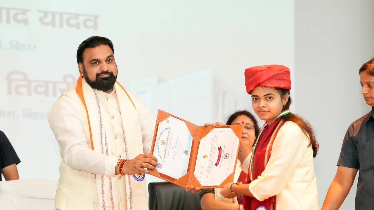 Samrat asks engineers to create jobs, not seek them