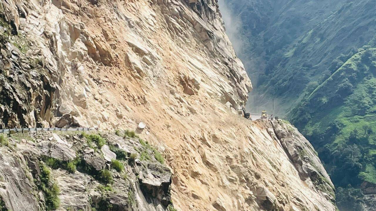1st batch of Kailash Mansarovar pilgrims stranded near Dharchula after landslide blocks return route