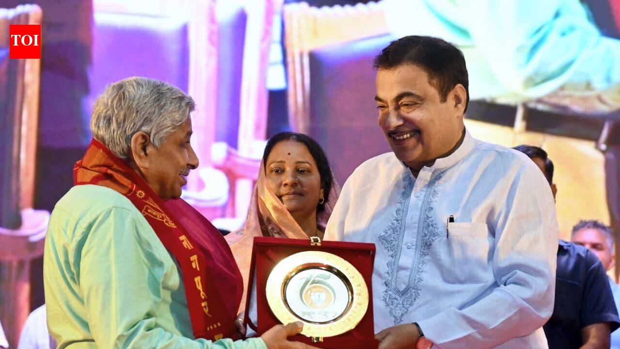City envrionmentalsit donates 50k plants to NMC after Gadkari’s green call