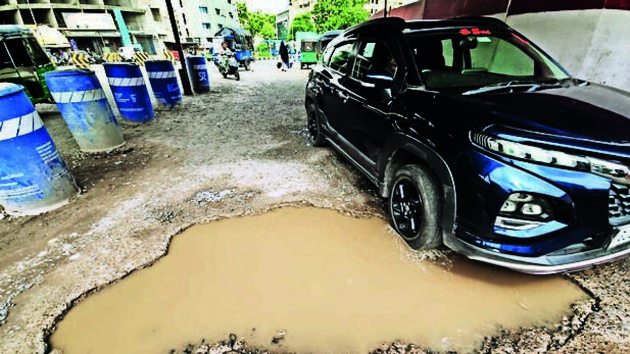 City roads require urgent makeover