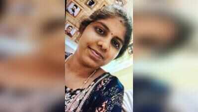 Woman, infant die as truck hits motorcycle in Chennai