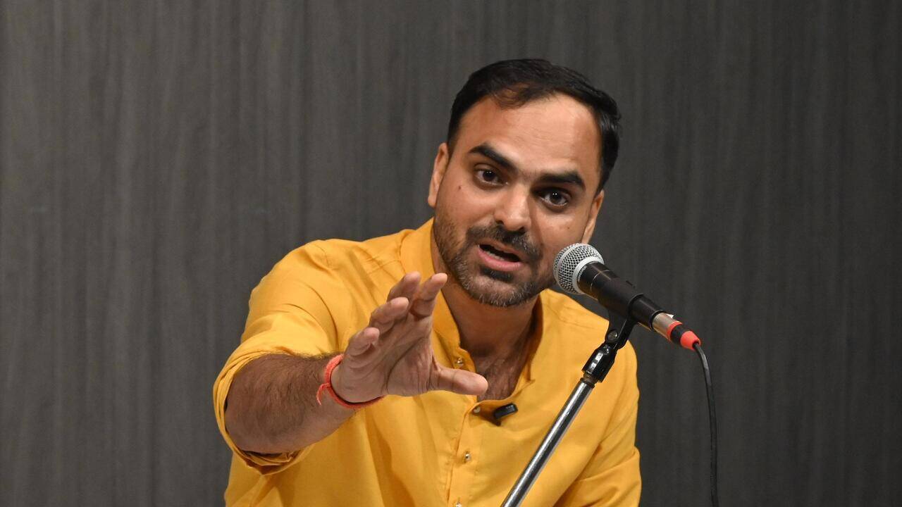 Juicy stories of Nirala, Ghalib’s mango love