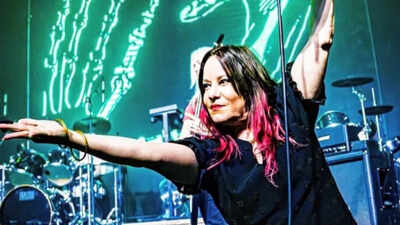 'L7' bassist Jennifer Finch dies of brain cancer at 59