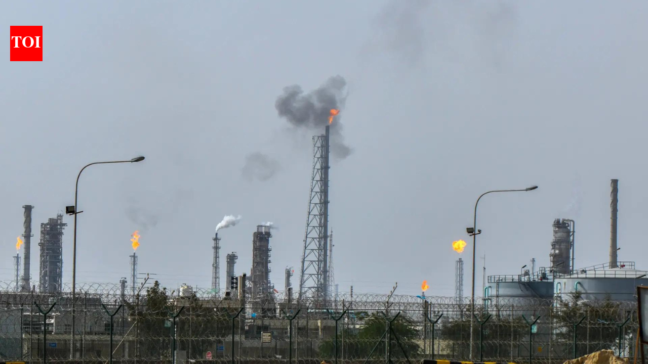 US Iran War News Live Updates: Sirens blare across Kuwait amid Iran strikes, military claims retaliation