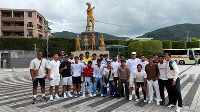 fc-goa-players-in-front-of-the-nagasaki-atomic-bomb-museum.jpg