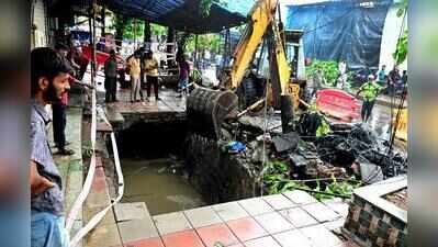 2 parked two-wheelers plunge into drain as Bhandup footpath caves in