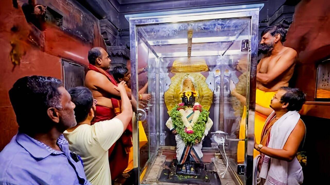 Stay on chemical conservation of Vitthal-Rukhmini idol lifted