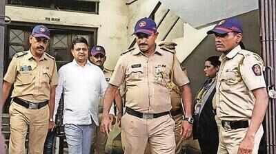 Attack on doctors: After Bombay HC stays bail, Sena corporator surrenders; patient’s mom held