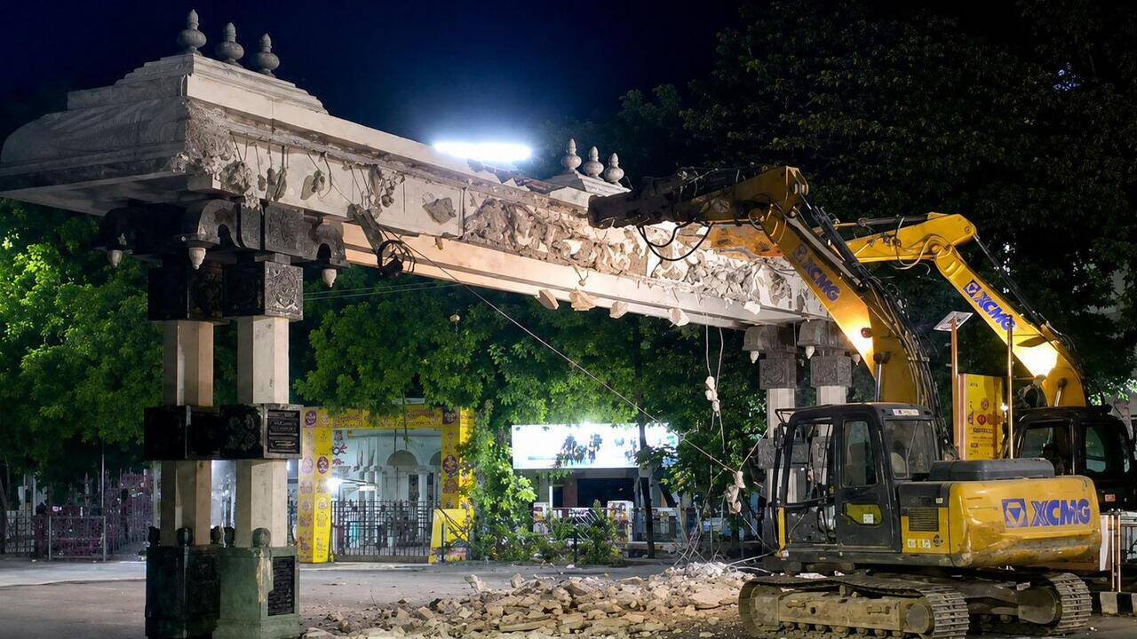 KK Nagar entrance arch razed to improve traffic flow