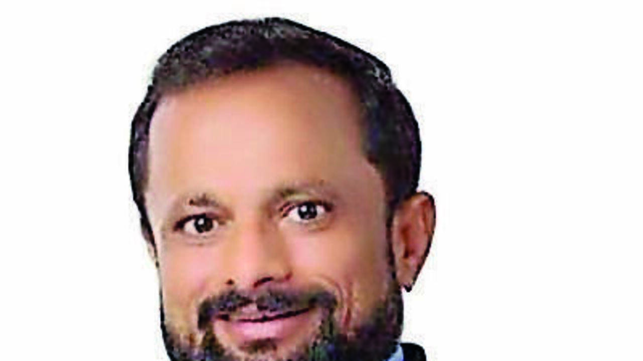 Thane MP seeks action against railway canteen over alleged hygiene violations