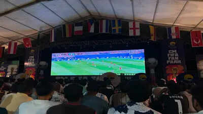 Football fans in Jaipur turn the FIFA WC final into a carnival