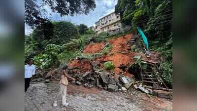 Guard wall collapses in Kharghuli landslide, 6 vehicles damaged