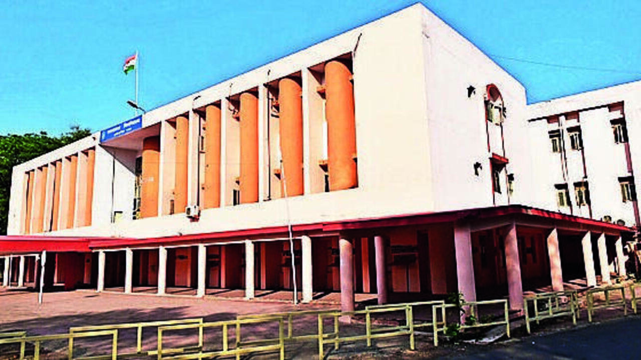 Two decades after approval, BU still lacks academic flying squad