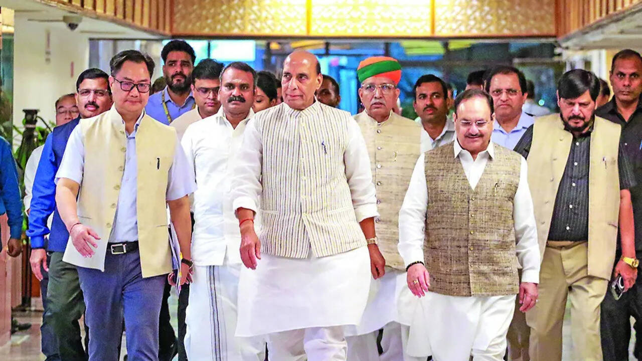 Stormy parliament session ahead as opposition flags temple row, NEET, E20