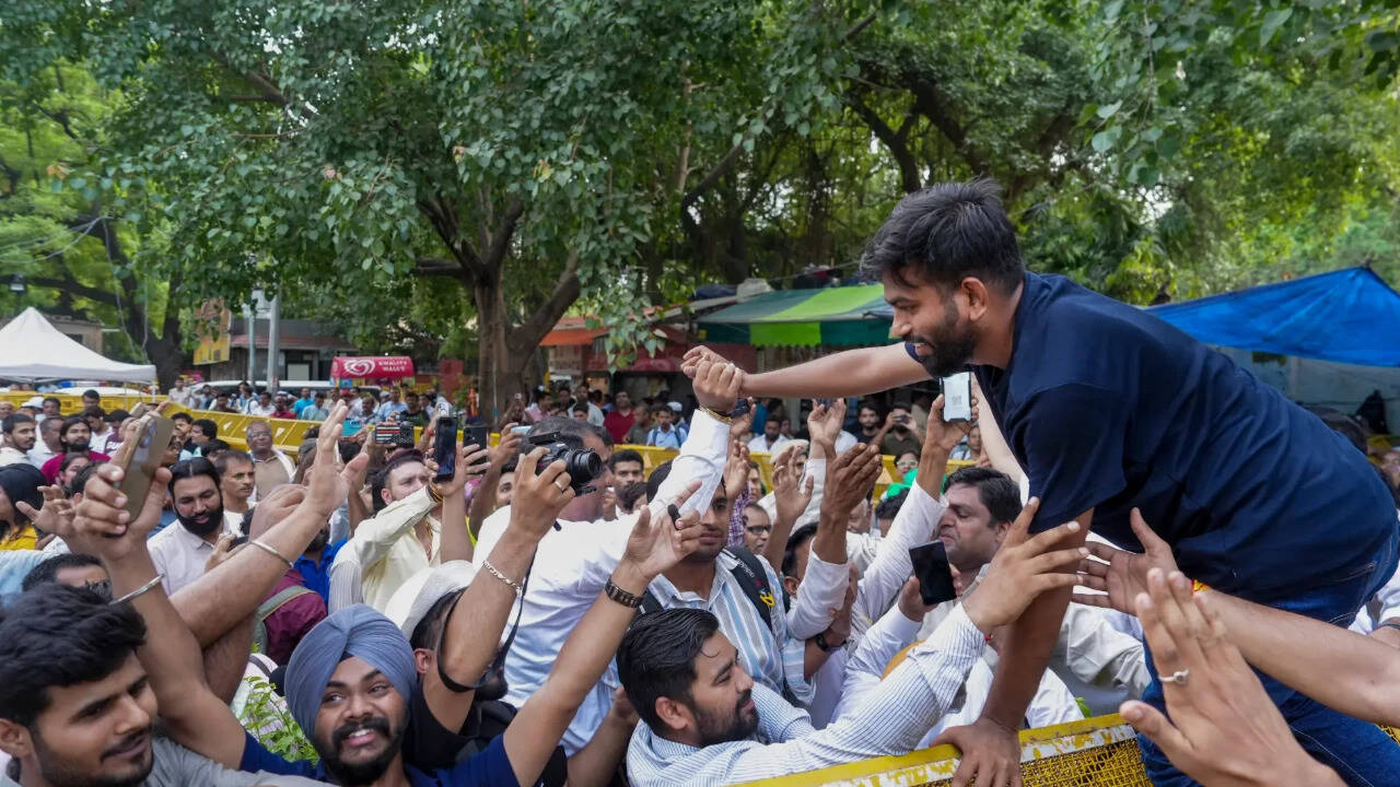 Heavy security at Jantar Mantar as CJP gears up for Parliament march: Top developments