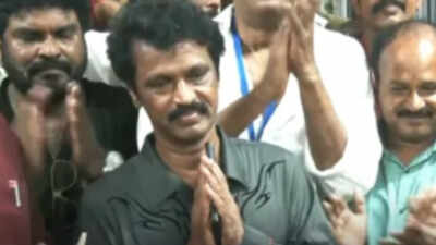 చేరన్ దక్షిణ భారత చలనచిత్ర రచయితల సంఘం అధ్యక్షుడిగా ఎన్నికయ్యారు; విసి గునాథన్‌ను సునాయాసంగా ఓడించారు