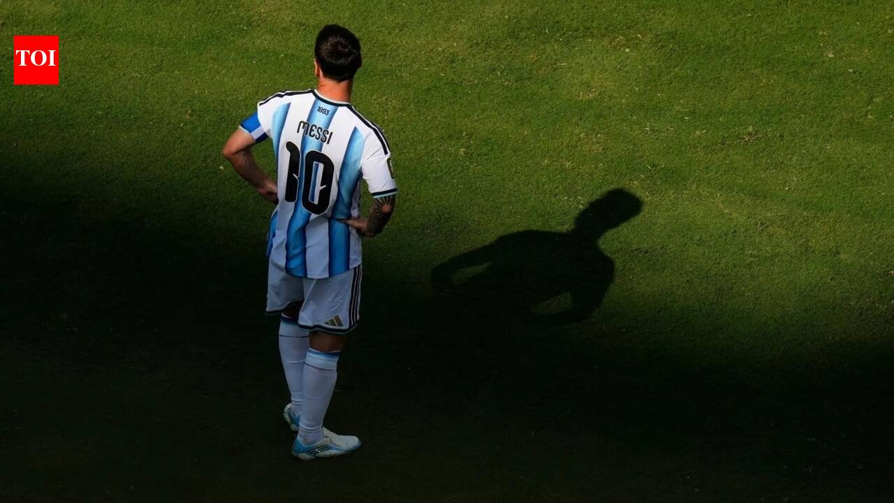 Messi chia tay World Cup sau 20 năm với nước mắt và danh tiếng vĩ đại nhất lịch sử bóng đá
