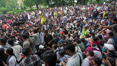 CJP's 'Chalo Sansad' march: Clash breaks out between RPF personnel and protesters; police use lathis to disperse crowd