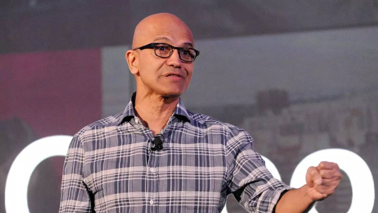 Satya Nadella Ko Gussa Kyon Aata Hai?