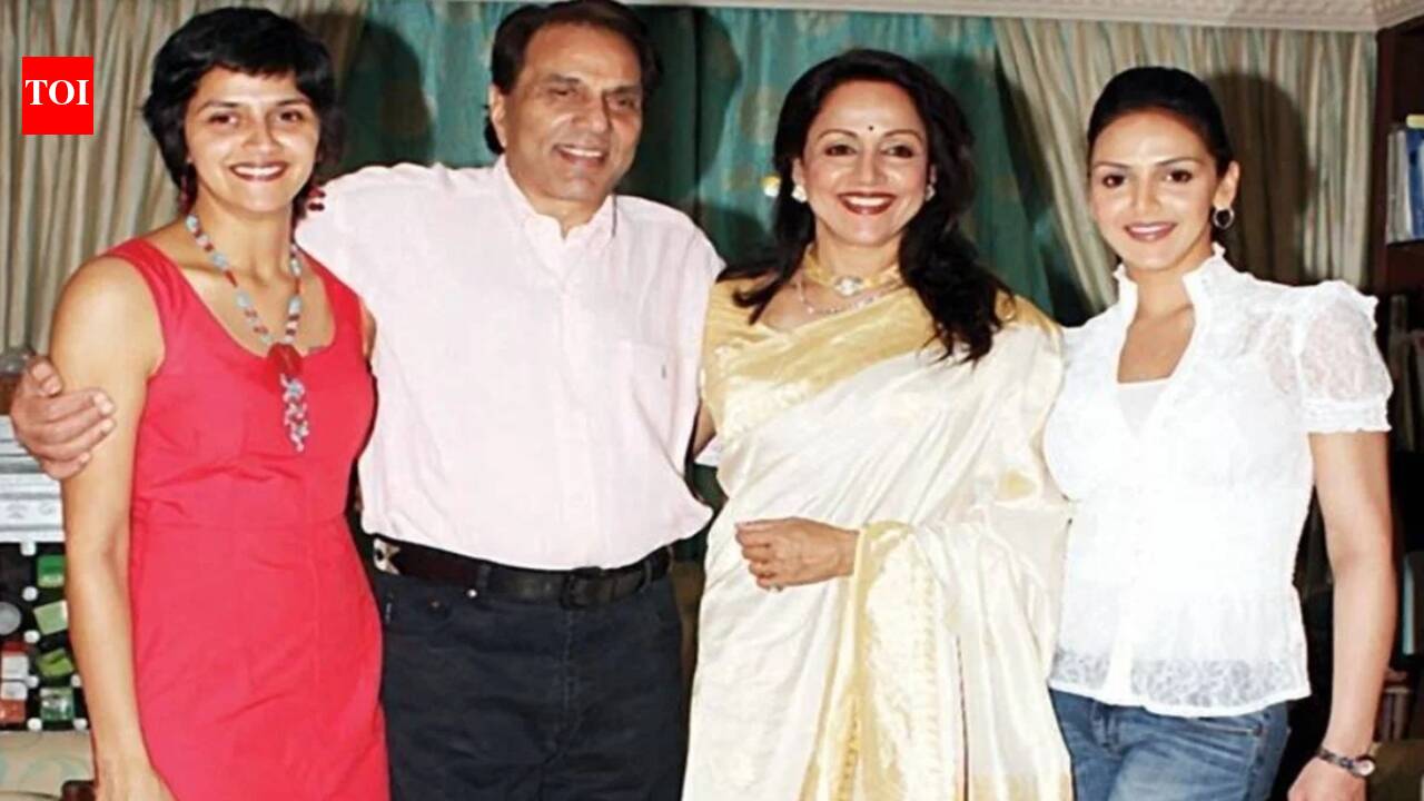 हेमा मालिनी फूट-फूट कर रोने लगीं, उन्होंने कहा कि धर्मेंद्र ने उन्हें शादी के बाद कुछ भी करने से कभी नहीं रोका, उनकी मृत्यु के बाद बेटियों ईशा, अहाना के लिए संघर्ष करना पड़ा |
