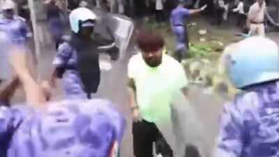 'Maaro sir': Video of protester standing firm amid Delhi Police crackdown goes viral