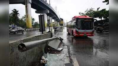 1 killed, 10 hurt as BEST bus hits divider near Mankhurd