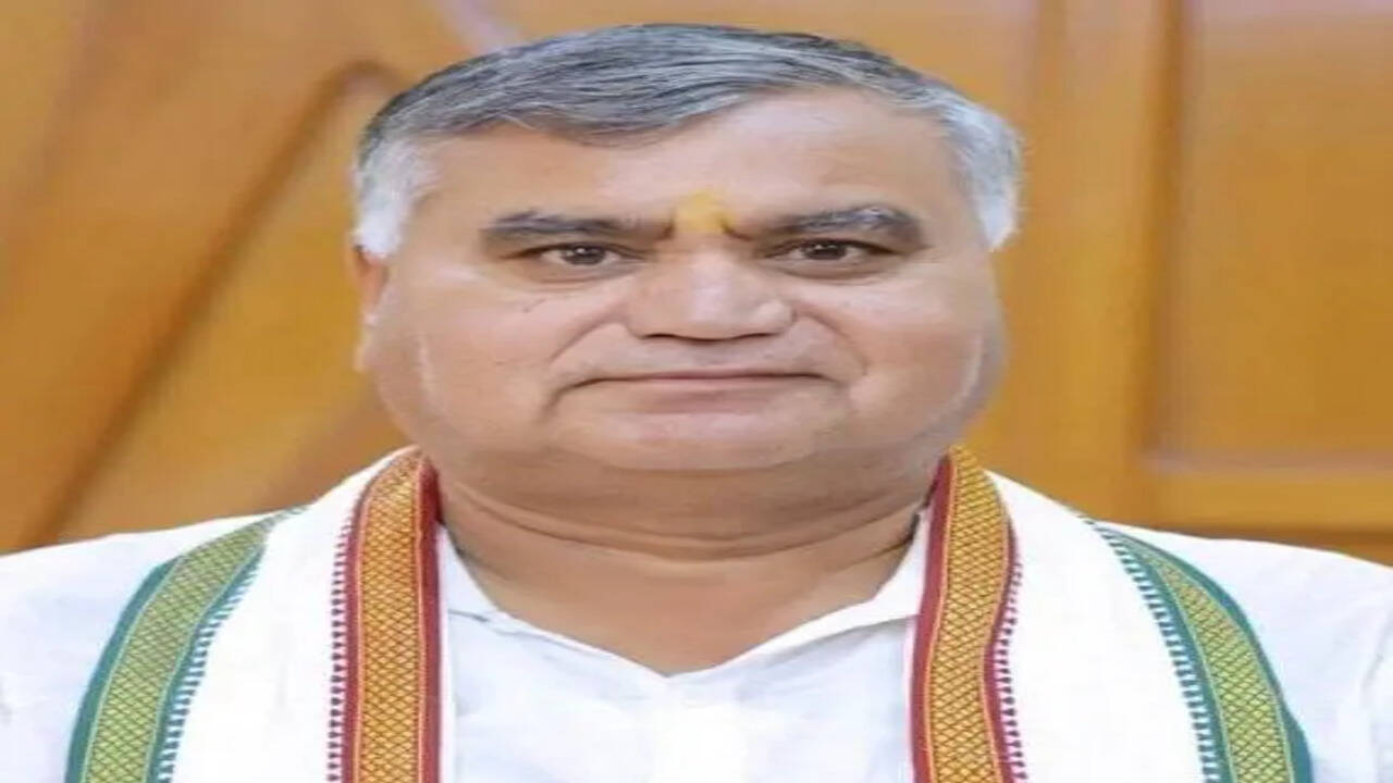 பிரதமரின் கூற்றுக்குப் பின்னர், சோனிபத் எம்.பி. விளையாட்டு வசதிகள் குறித்த பதில்களை தேடுகிறார்