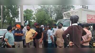 Farmers block road over power cuts, say paddy fields drying up