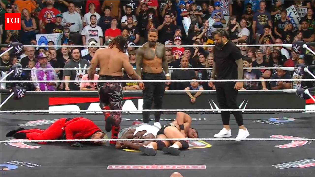 WWE RAW: Solo Sikoa offers Seth Rollins alliance as Bloodline dominates