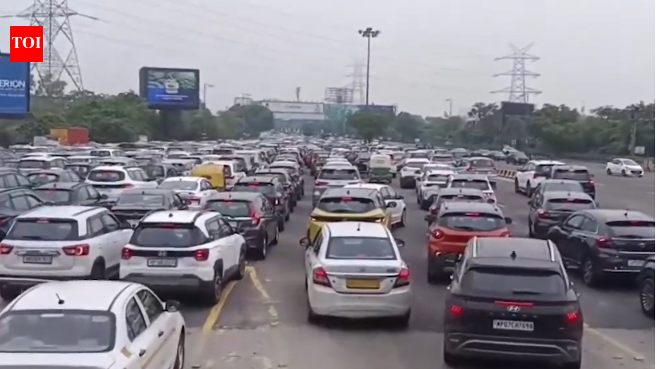 Farmers' march: Massive traffic gridlock on Delhi-Meerut Expressway as police intensify checking
