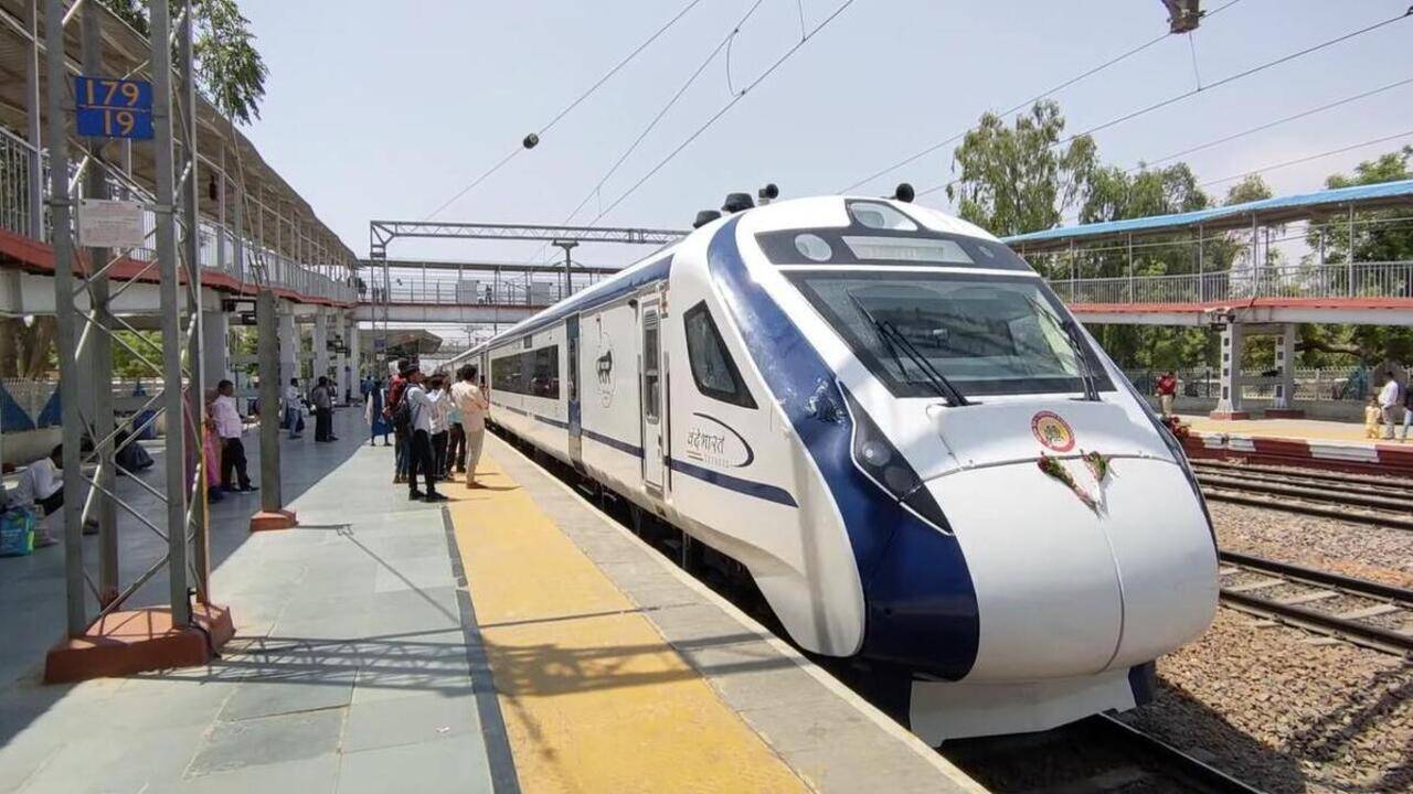 भारत में वंदे भारत एक्सप्रेस के सबसे लंबे रूट, जिनके बारे में हर यात्री को पता होना चाहिए |