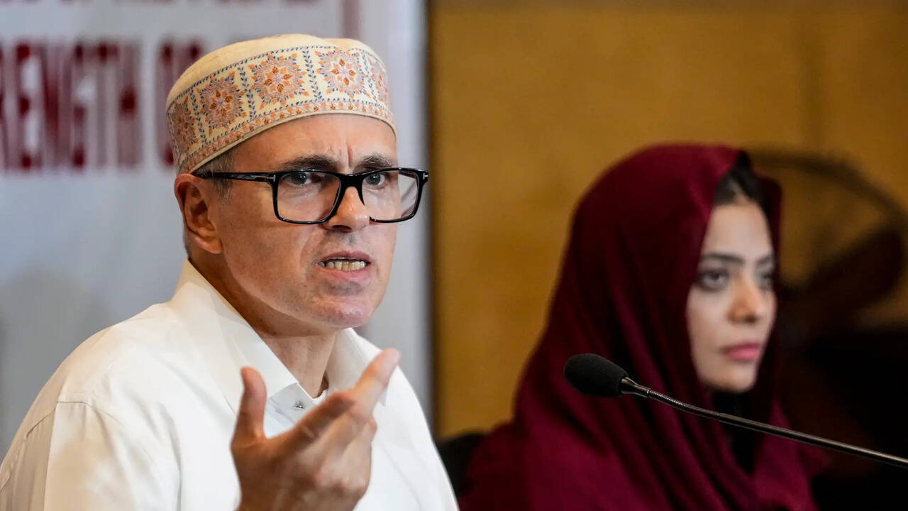 'Article 370 means nothing without statehood': Omar Abdullah's reply to Mufti over J&K special status demand