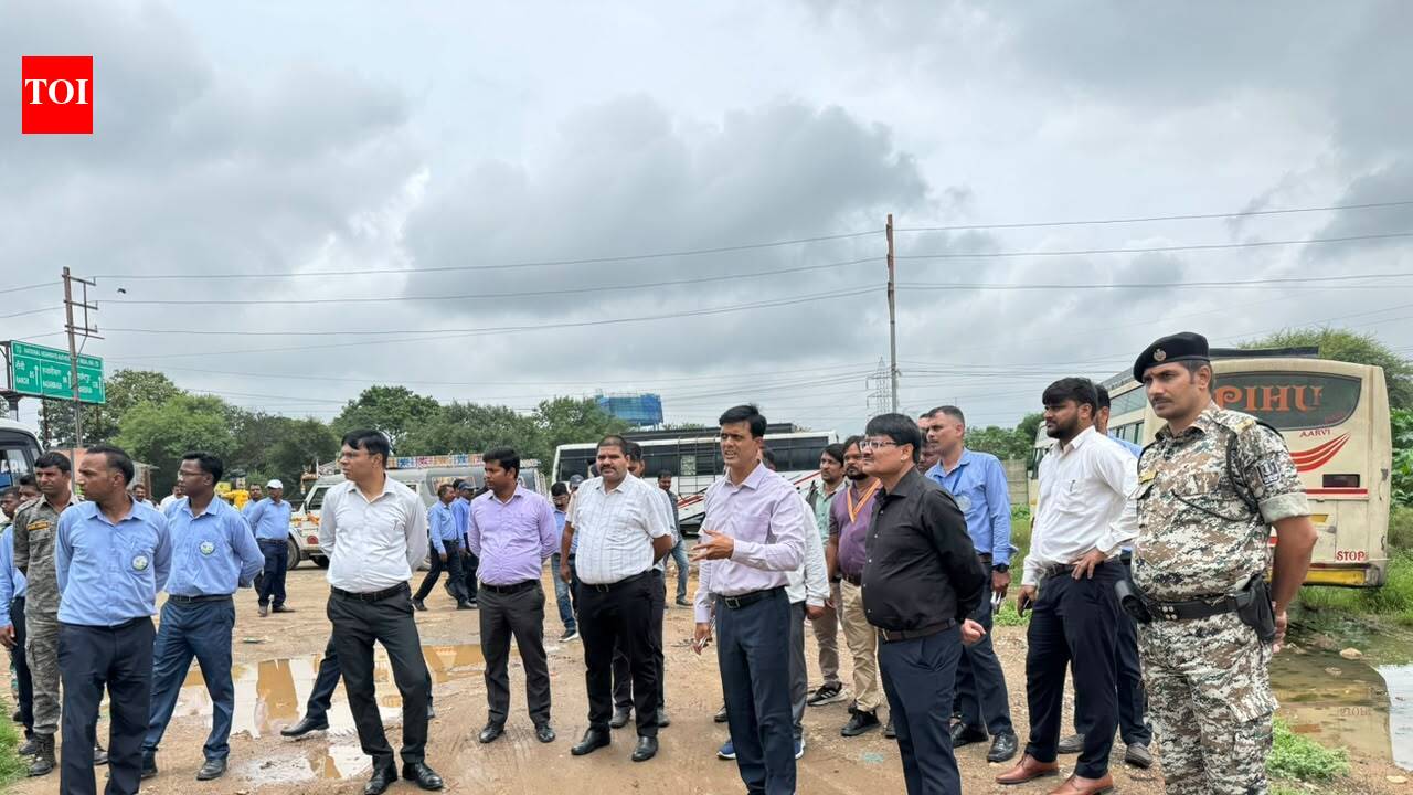 RMC commissioner inspects Rs 3.2 crore vending zone project in Morabadi