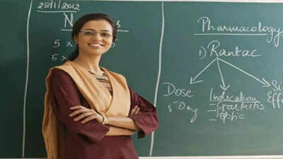 karnataka-launches-statewide-teacher-training-programme-to-strengthen-bilingual-education-in-government-schools.jpg