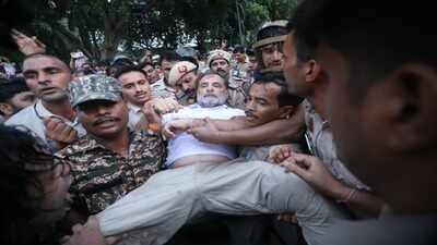 Rahul dragged, Priyanka clings to bus door: Five pictures that defined Congress protest outside PM Modi's residence