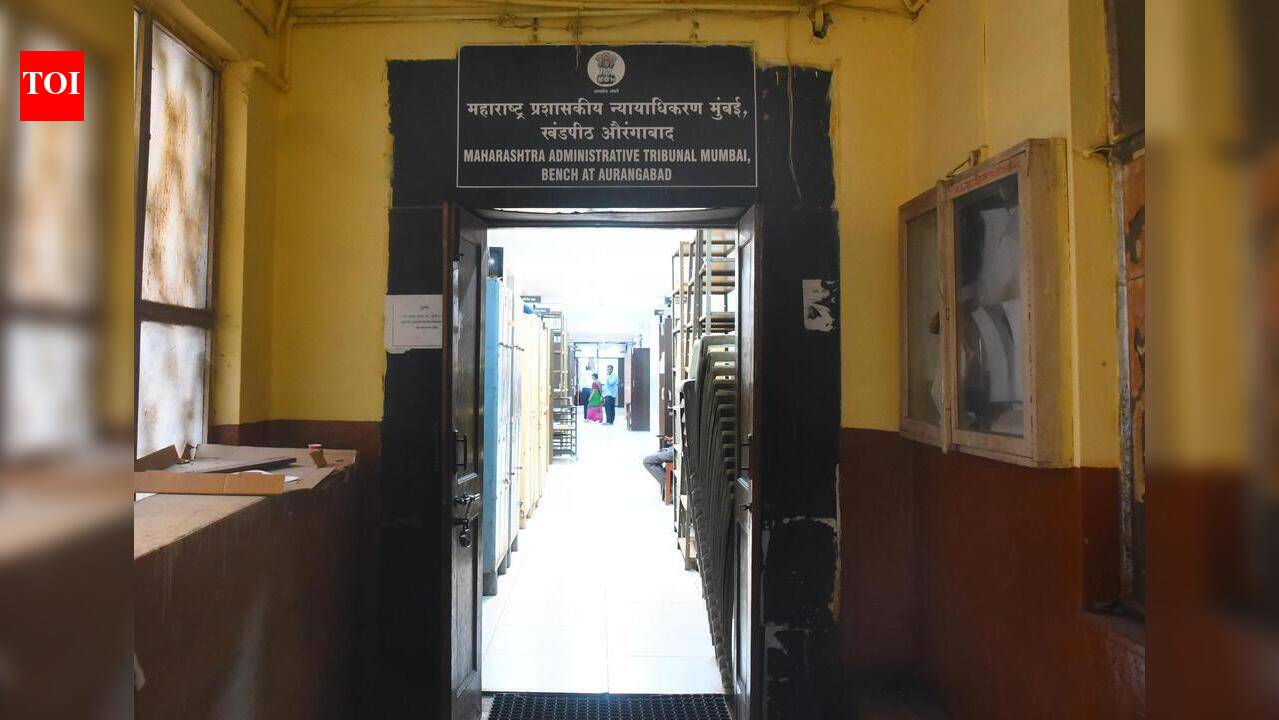महाराष्ट्र प्रशासकीय न्यायाधिकरणाने प्रतिक्षा यादीतील उमेदवारांना नाकारल्याबद्दल सार्वजनिक सेवा आयोग आणि राज्य सरकारची खेच केली