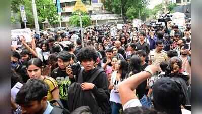 Protesters in Mumbai remain unfazed despite crackdown by police