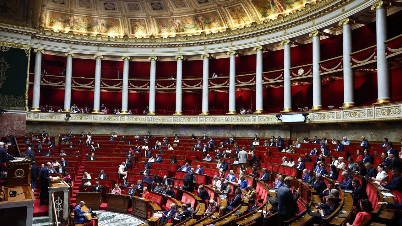 'No more social media before 15': France passes landmark digital age law