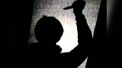 Man attacks wife with knife inside Enkoor PS