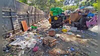 Debris, vendors & garbage transfer choke access to Bengaluru cemetery
